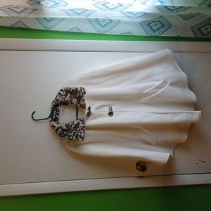 White wrap around coat with leopard print collar